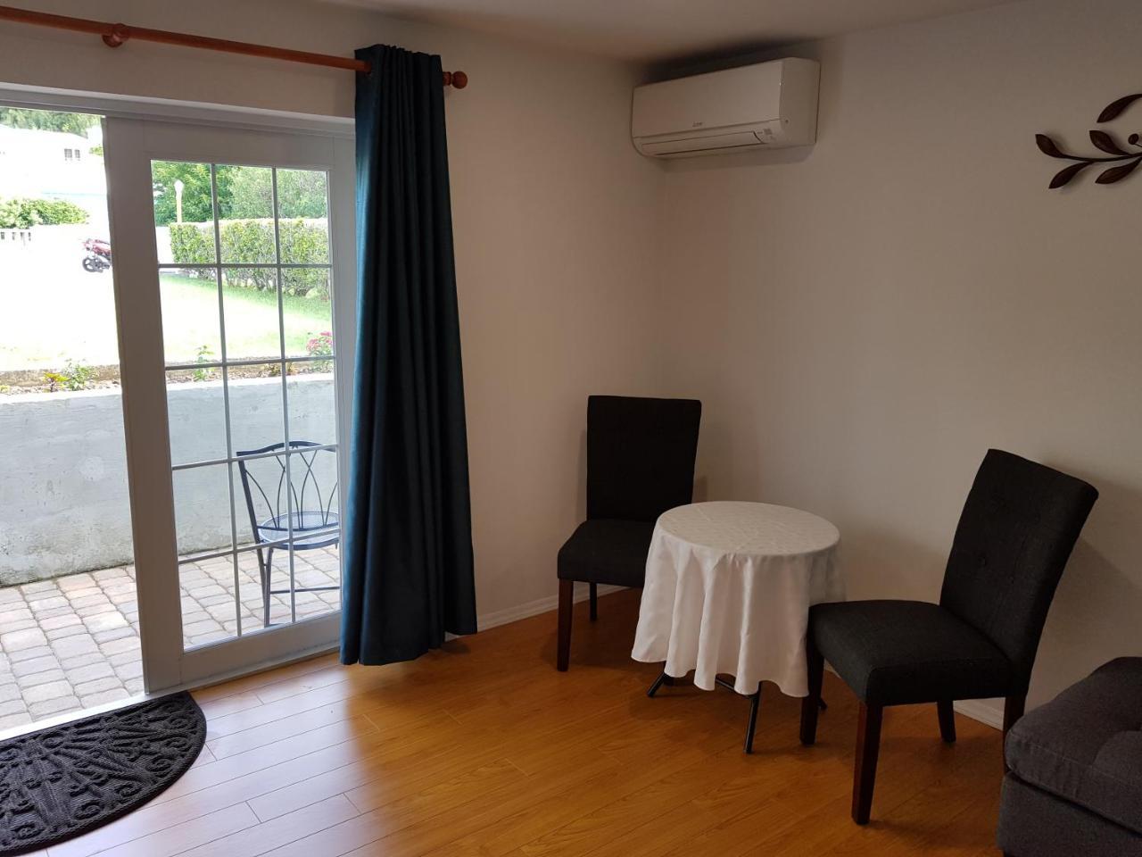 Windsong Guest Apartments Pembroke Exteriör bild