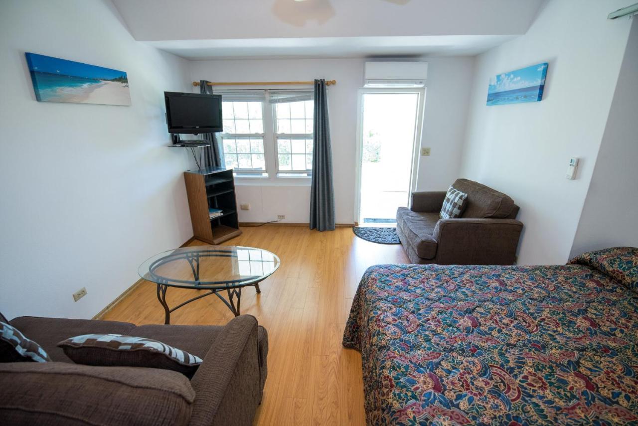Windsong Guest Apartments Pembroke Exteriör bild